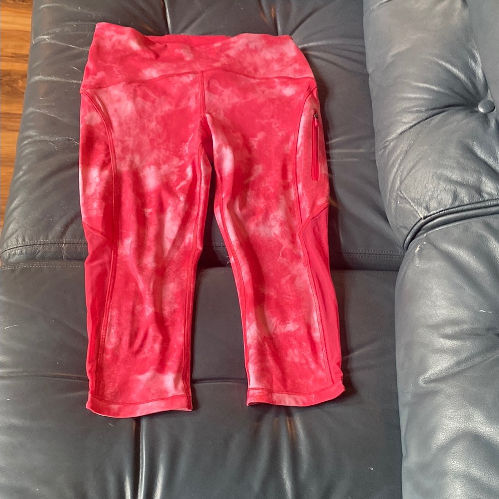 Lululemon like new red tie dye crop leggings.